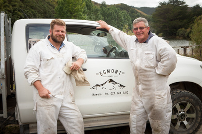 James and Tony new zealand beekeepers