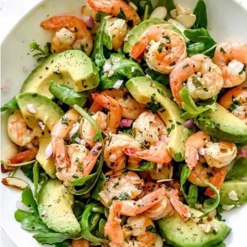 avo oil in prawn salad sq