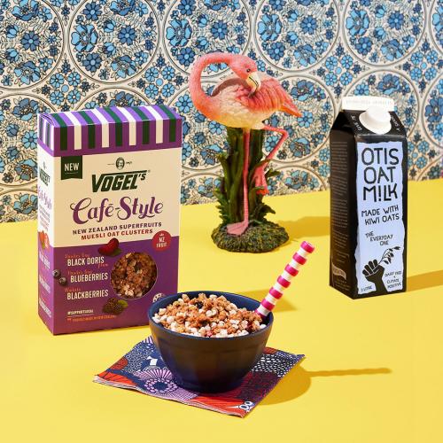 superfruit oat clusters by Vogels