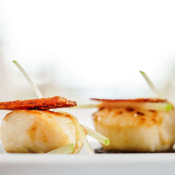 scallops with bacon and pomegranate glaze